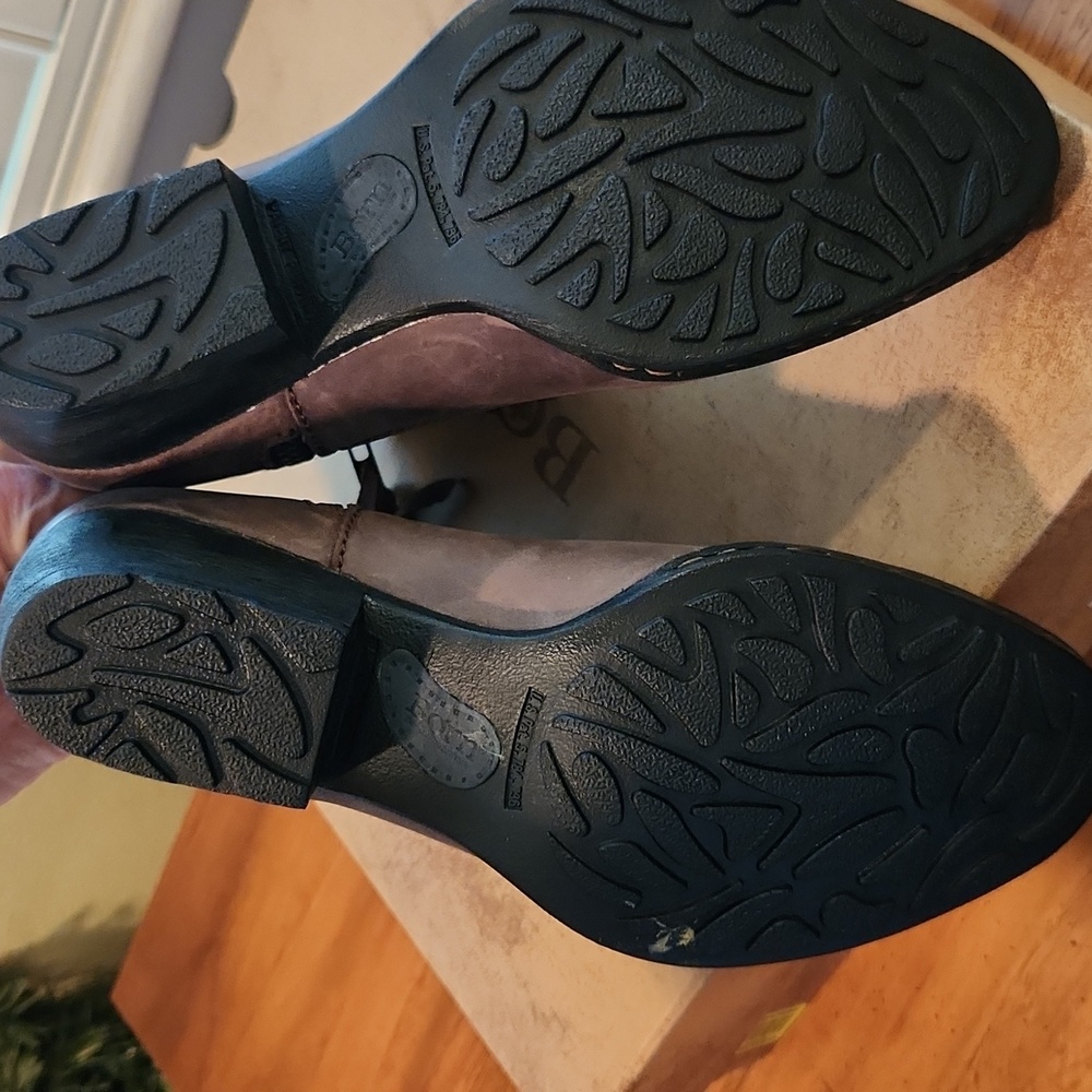 Born Two-Tone Leather Western Boots - Picture 5 of 9